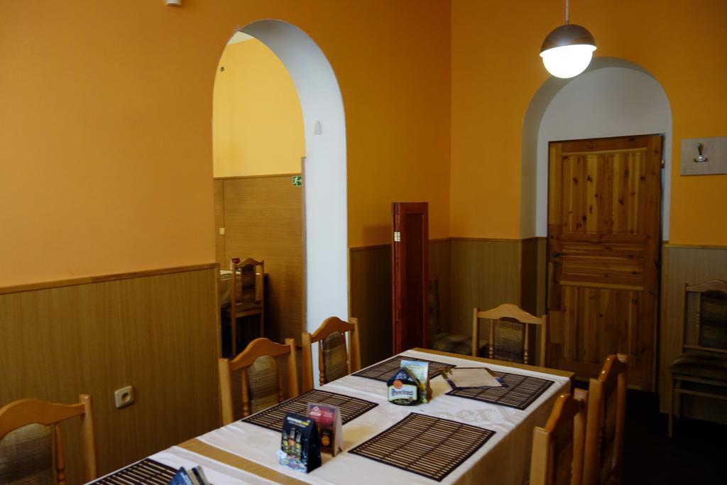 Restaurace Alvi Hotell Ostrava Eksteriør bilde